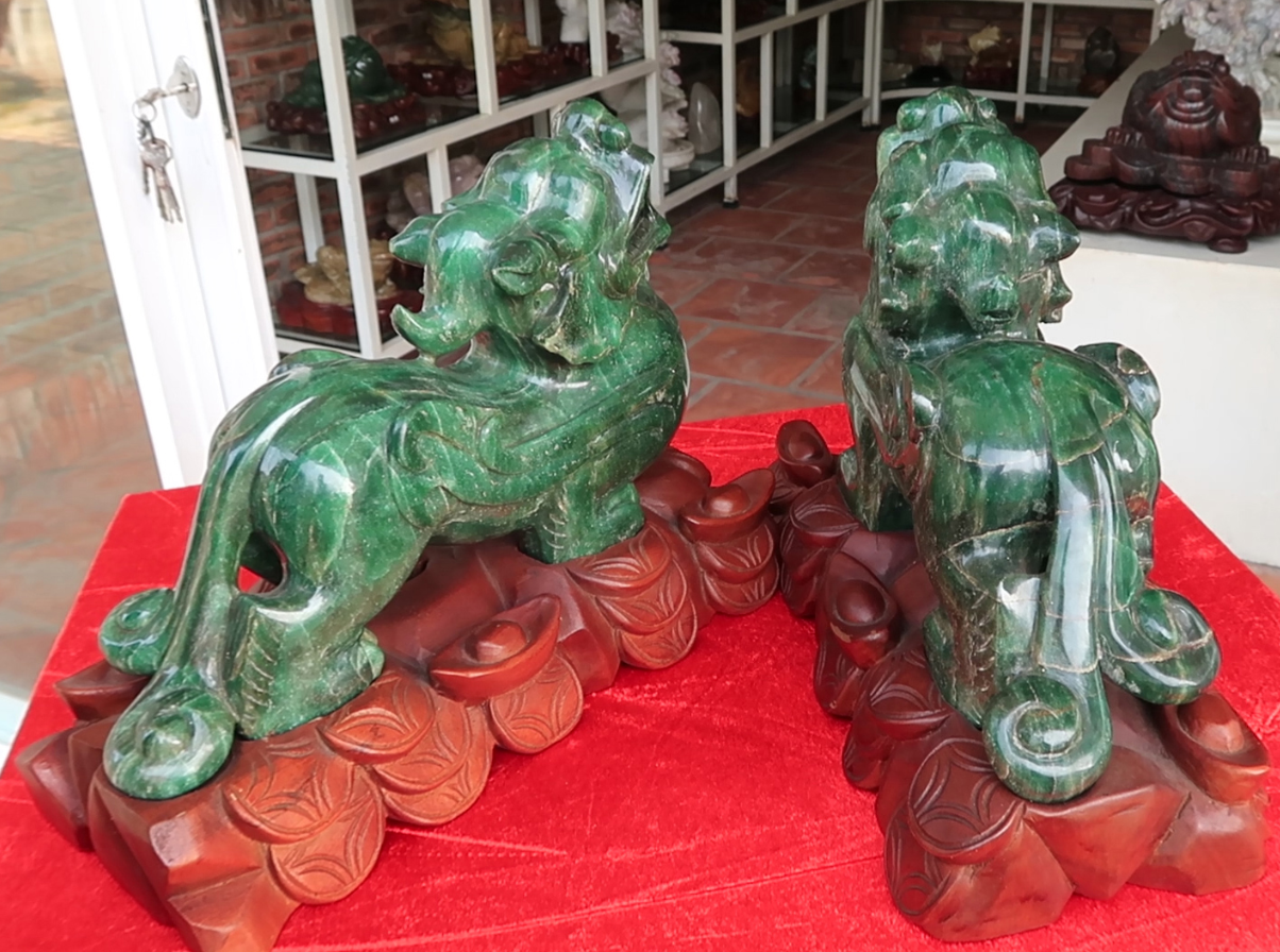 Tượng Tỳ Hưu Phong Thủy Đá Canxedon.png